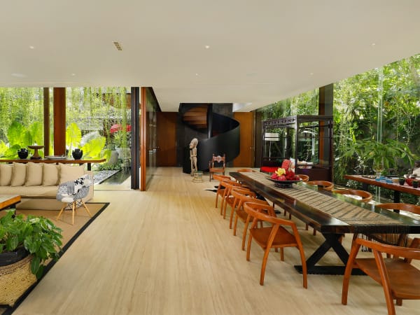 Villa Svarga - Cool open plan living and dining area